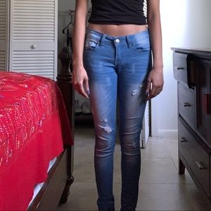 Low-Rise Skinny Jeans with Small Rips